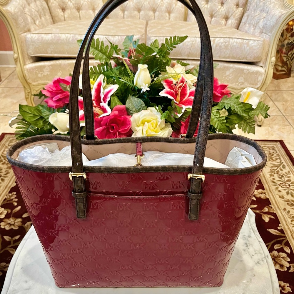 Michael Kors Jet set Mulberry carryall tote